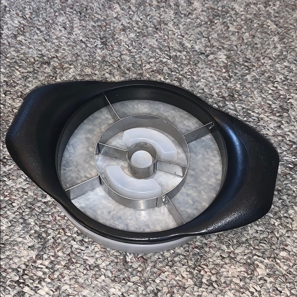 The Pampered Chef Kitchen The Pampered Chef Pineapple Cutter Poshmark